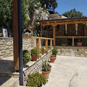 Maison d'hôtes Vogklis House, Qeparo